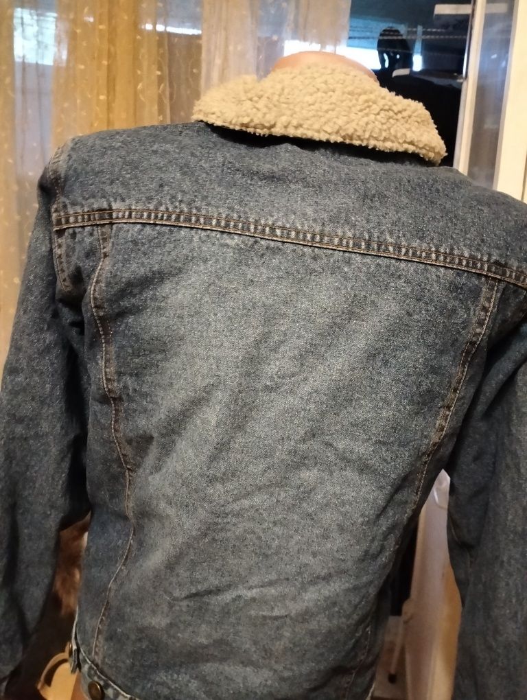 Утепленная джинсовая куртка