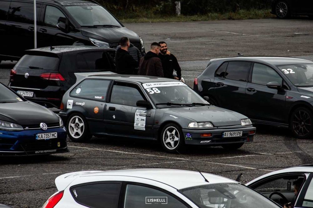 Продам машину підготовлену до змагань та трек днів