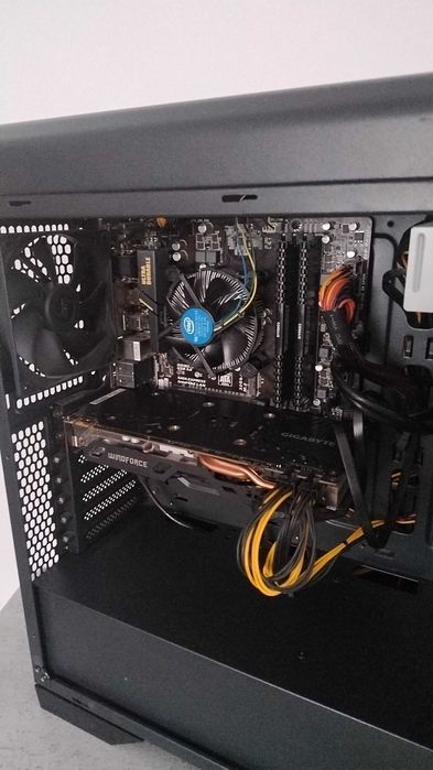 Komputer stacjonarny I5-6500 GTX960 4GB RAM 16GB 2133MHz Windows 11