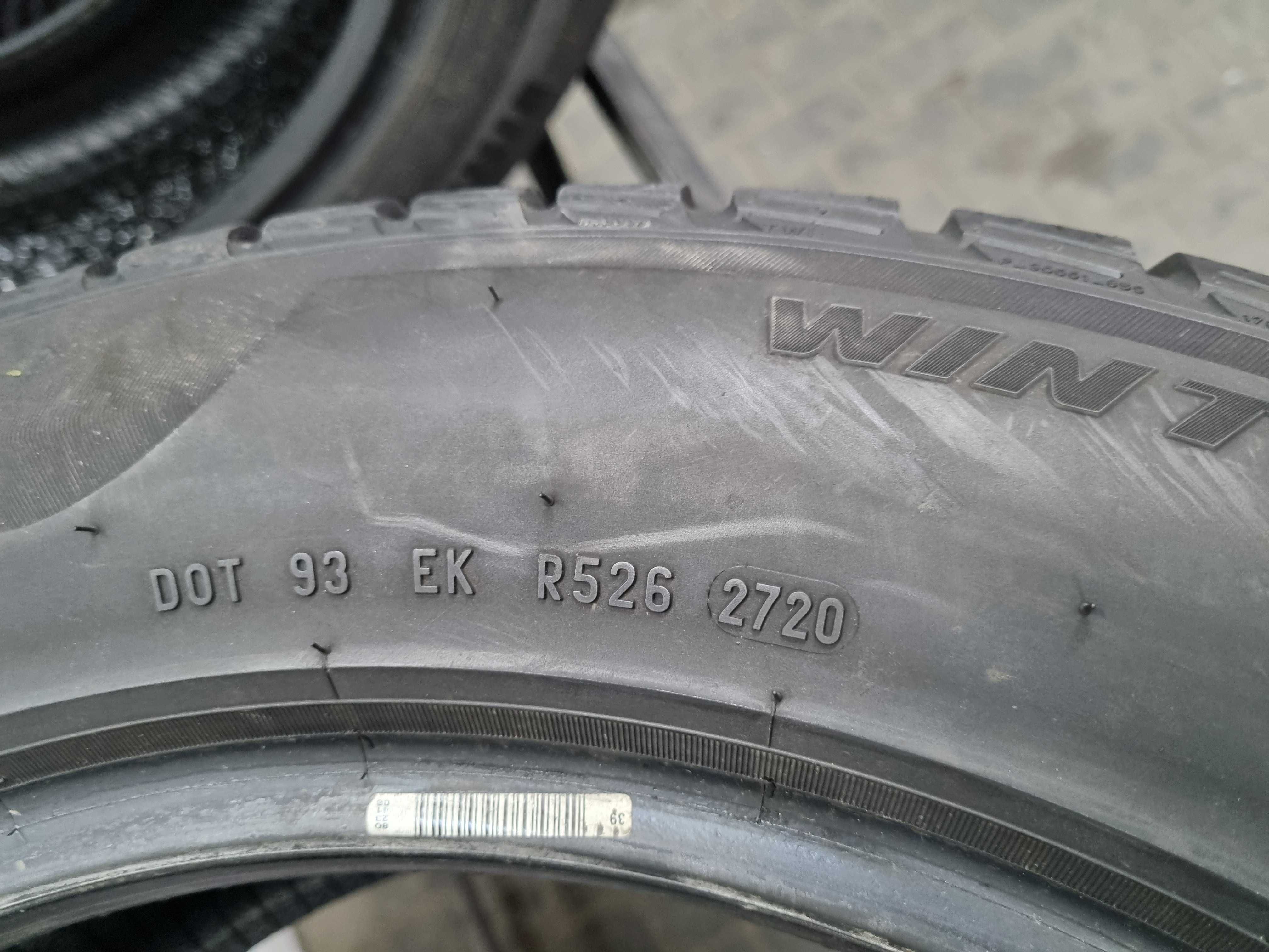 235/55/17 99H Pirelli Winter Sotto Zero 3 Dot.2720R