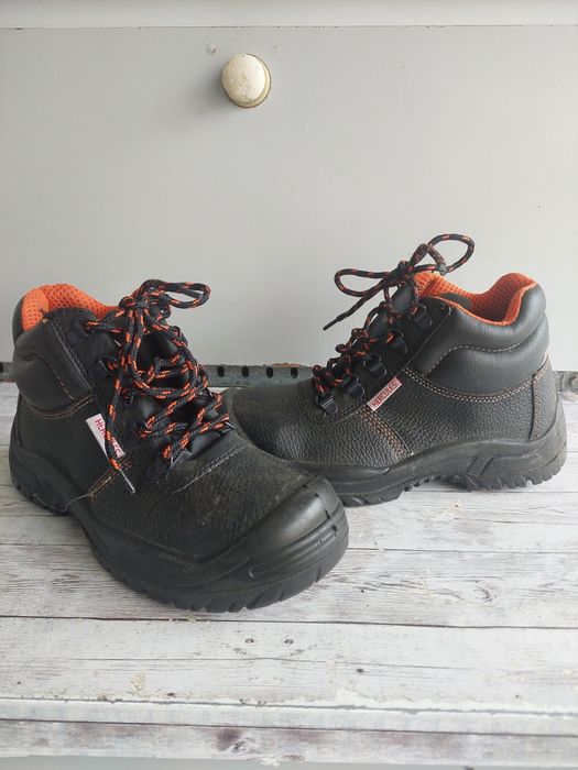 Bota biqueira de AÇO