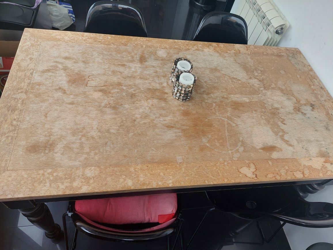 Mesa de jantar de madeira para 6 pessoas