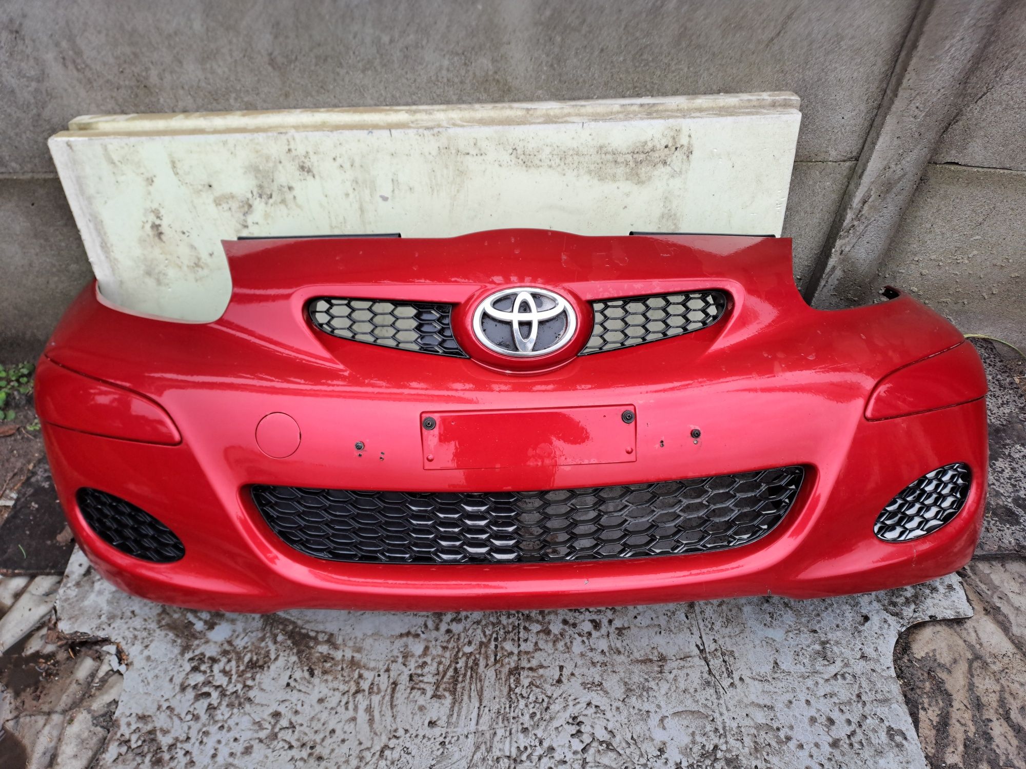Zderzak przód przedni Toyota Aygo I 05-