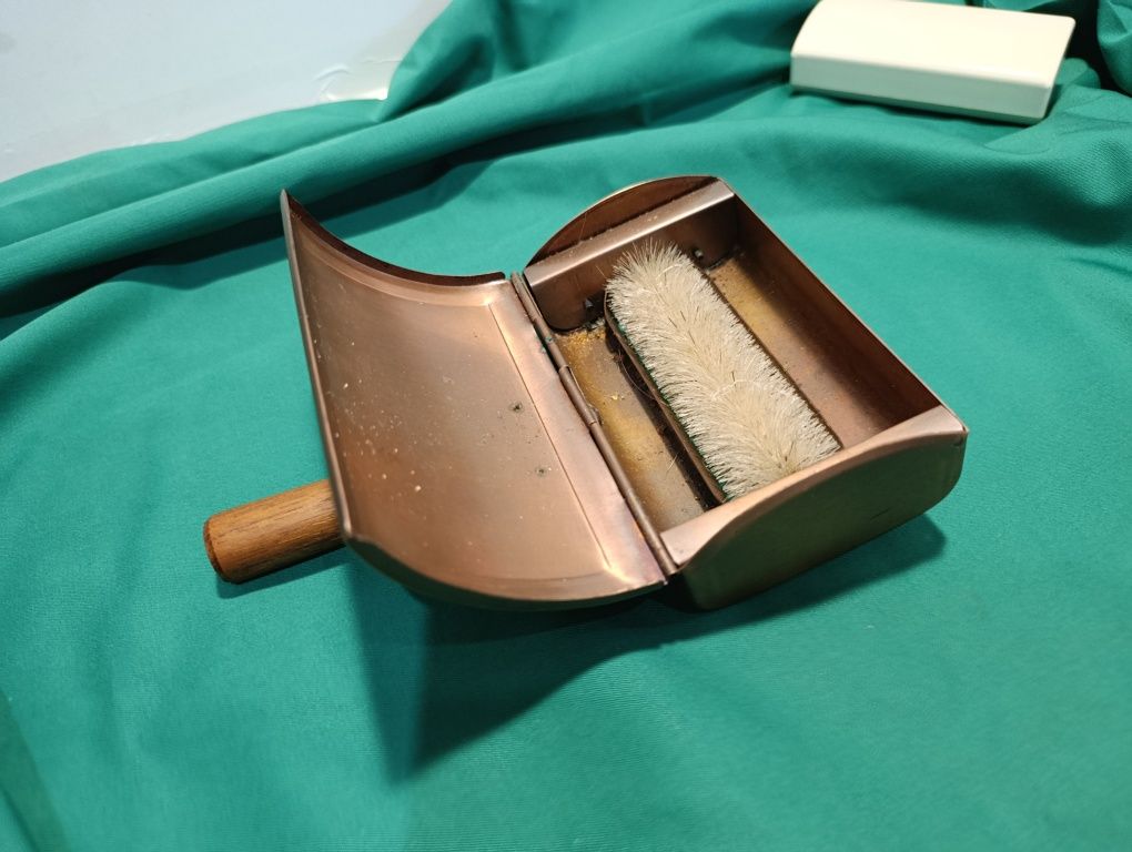 Miedziana zmiotła vintage szczotka do okruszków
