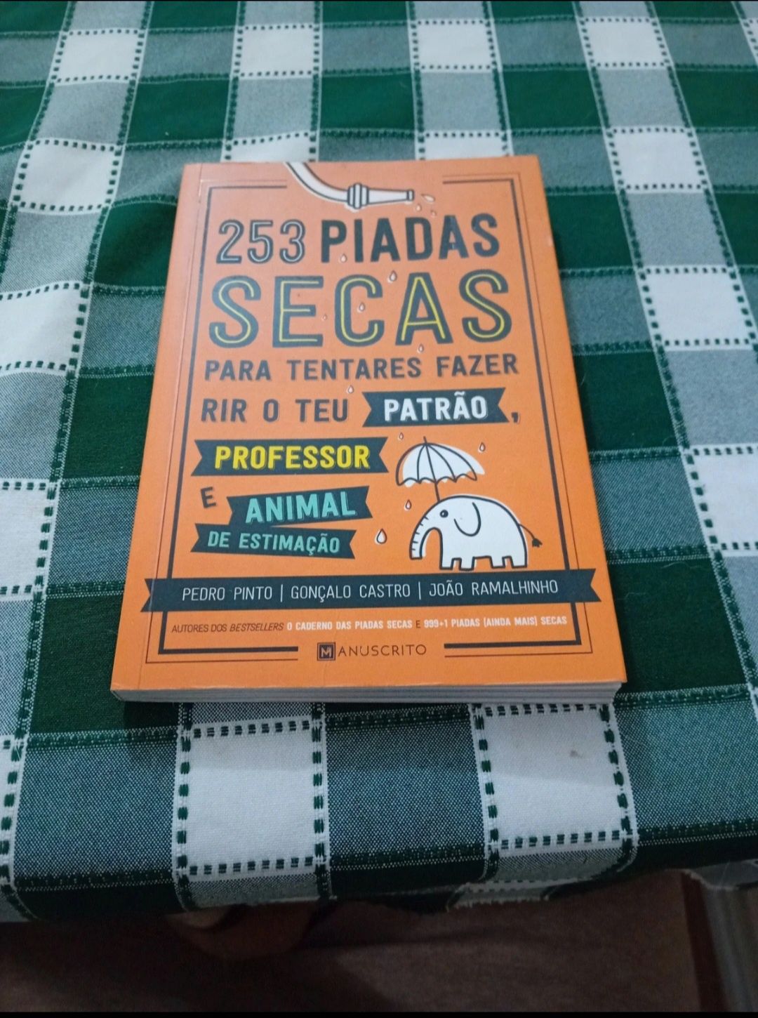 Livro  253 piadas secas
