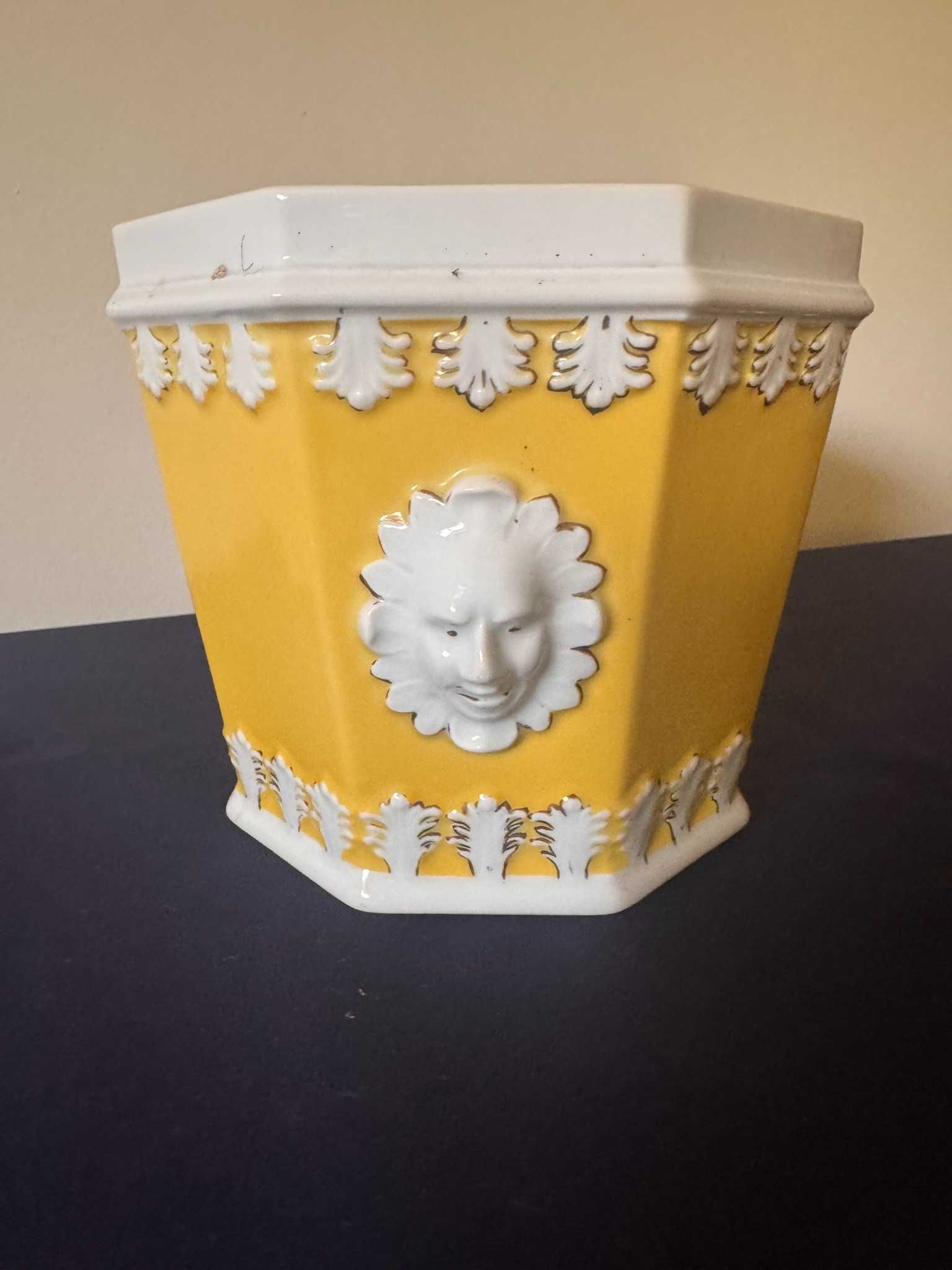 Vaso Oitavado tons Amarelo e Ouro Vista Alegre