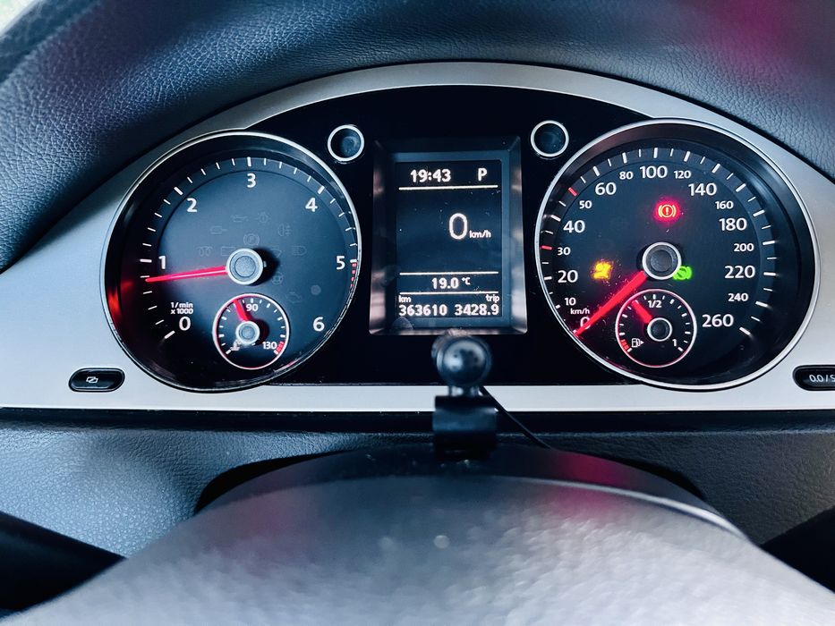 VW Passat B6 kombi, skóra, Carplay, odtwarzacz DVD, bagażnik rowerowy