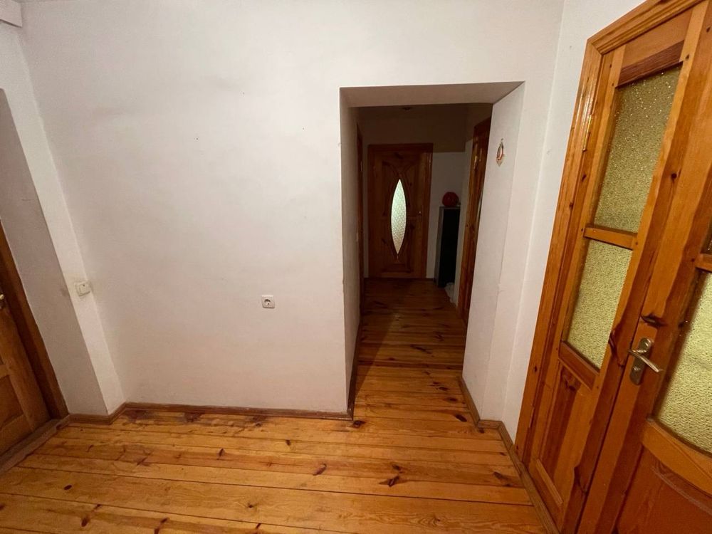 3-х кімнатна квартира в селищі Зарічне, Рівненська обл. 57 м. кв.