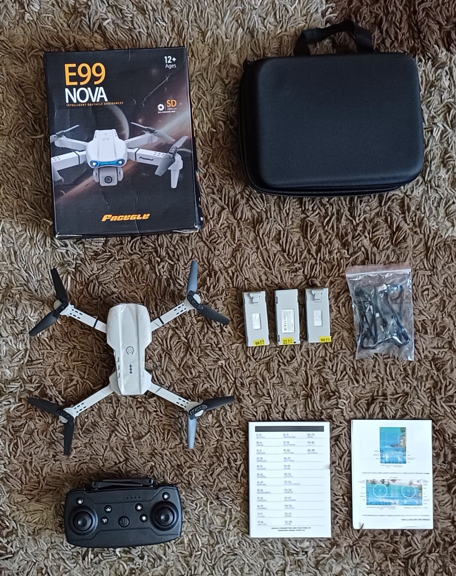 Dron E99 z dwoma kamerami