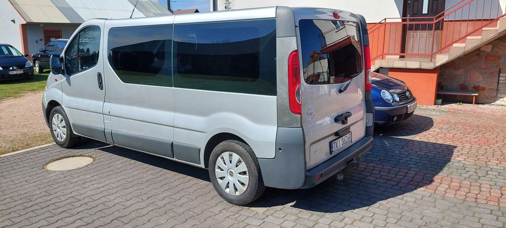 Opel Vivaro 2.0/ 9 osobowy