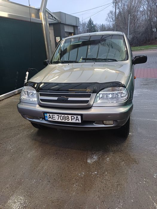 Подам авто ніва шевроле