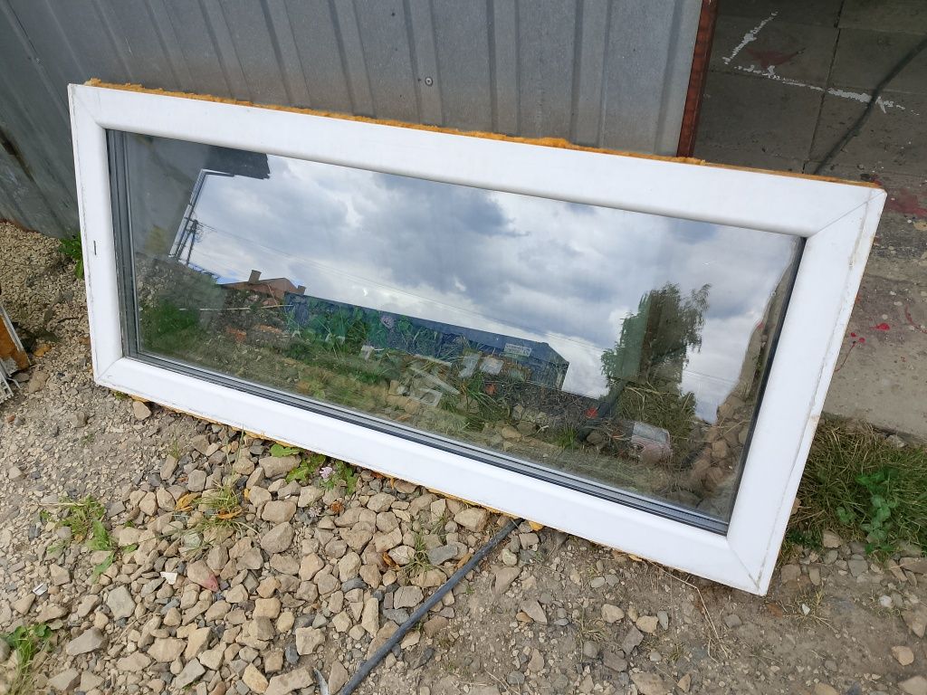 Okno 128x57 fix 3-szybowe białe plastikowe