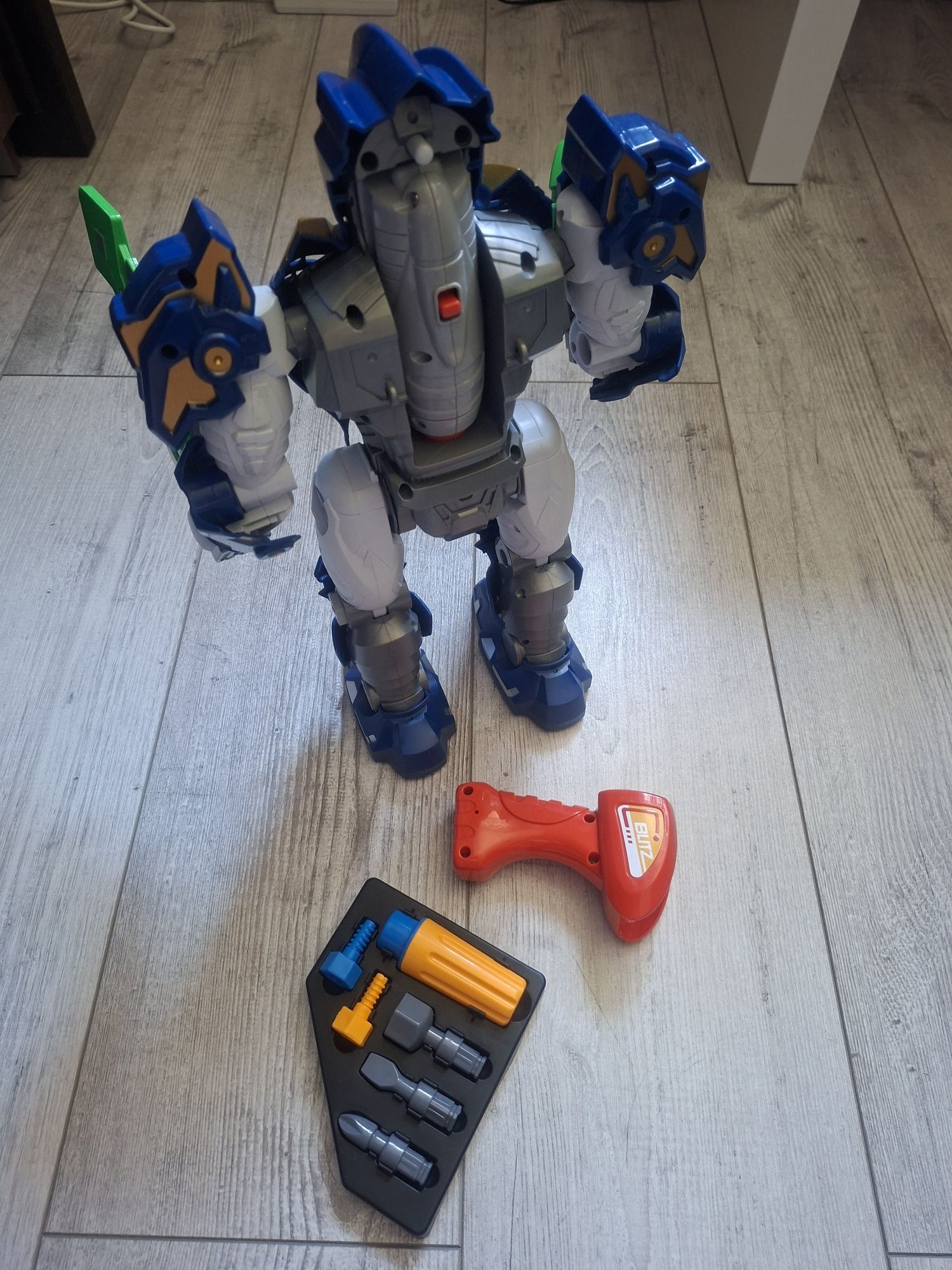 Robot zabawka grająca