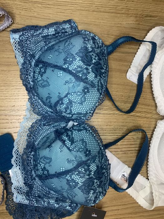 Biustonosz 65D nowy zestaw 4 sztuki polskiej firmy Dama Kier