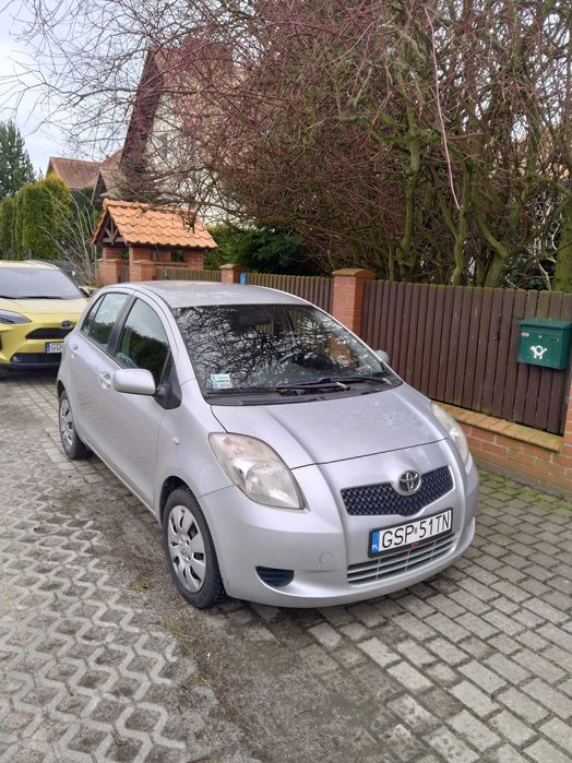 yaris 2008, 1,3, bezwypadkowa, alu felgi z oponami letnimi gratis