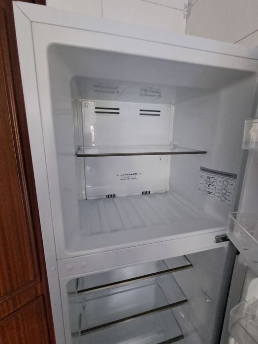 Vendo frigorífico quase novo tenho sem nenhuma marca de uso