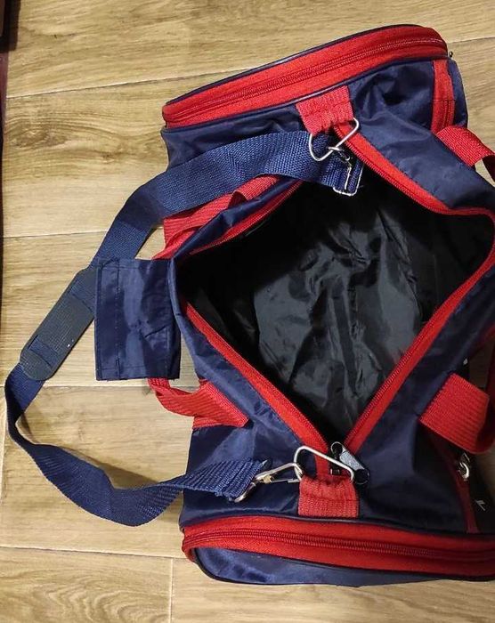 Спортивна сумка від Tommy Hilfiger