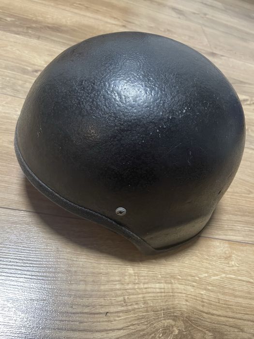 Шолом в хорошому стані.