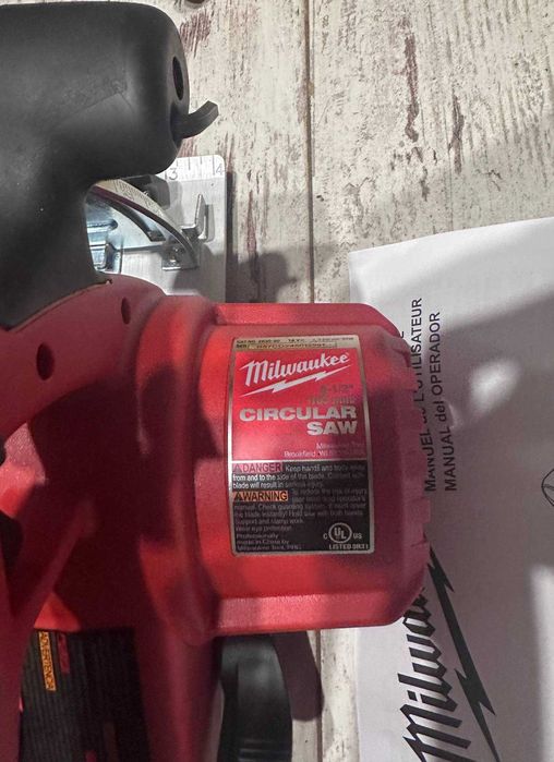 Акумуляторна циркулярна пила Milwaukee M18 2630-20 уцінка США