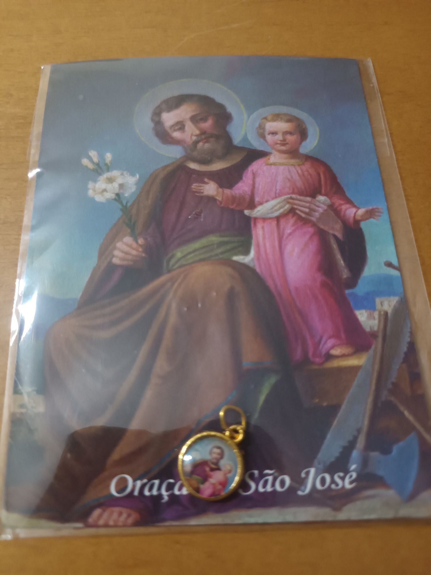 Separador de unhas dos pés e medalha para fio São José