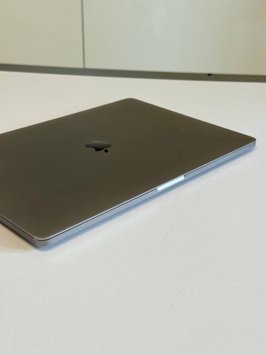 MacBook Pro 16” 2019 i7 16 gb RAM 512 gb SSD Space Gray 117ц