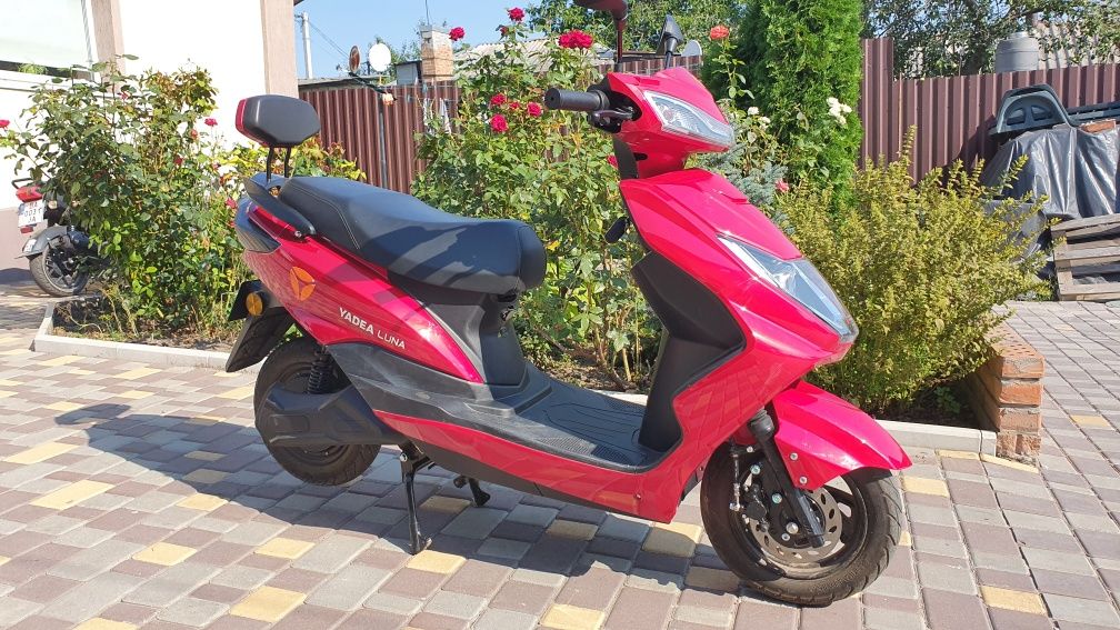 Продам електроскутер YADEA LUNA 1800 вт