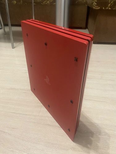 Продам PS4 Pro 1tb limited edition spider man
