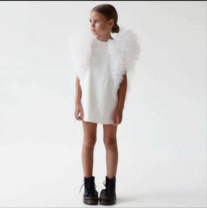 Стильні сукні чорні і білі , 110, 120 , 130 і 140р