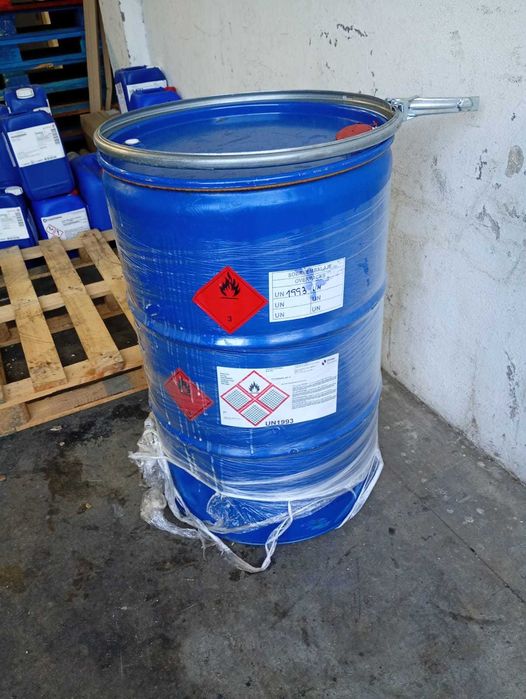 Bidon de 220L com tampa e aro.