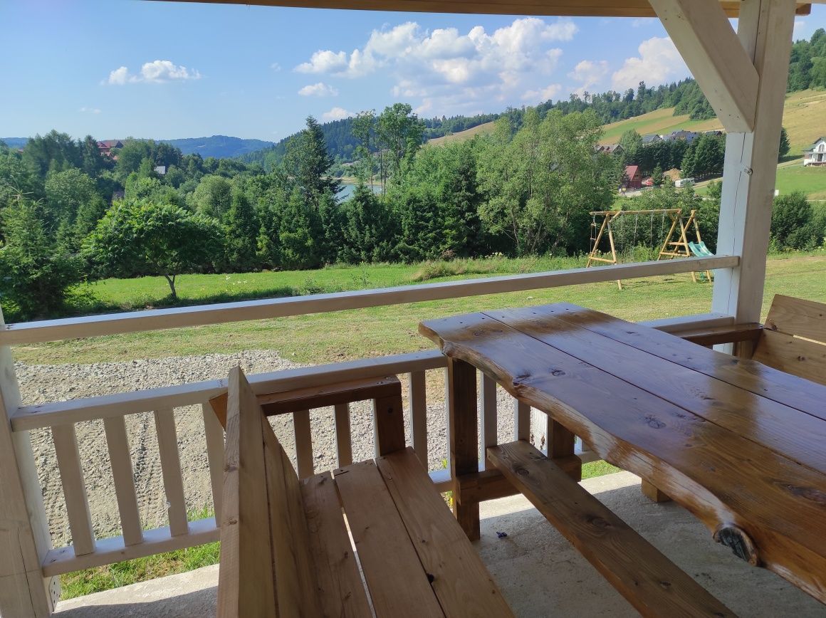 Domki nad jeziorem - Widokówka  Bieszczady