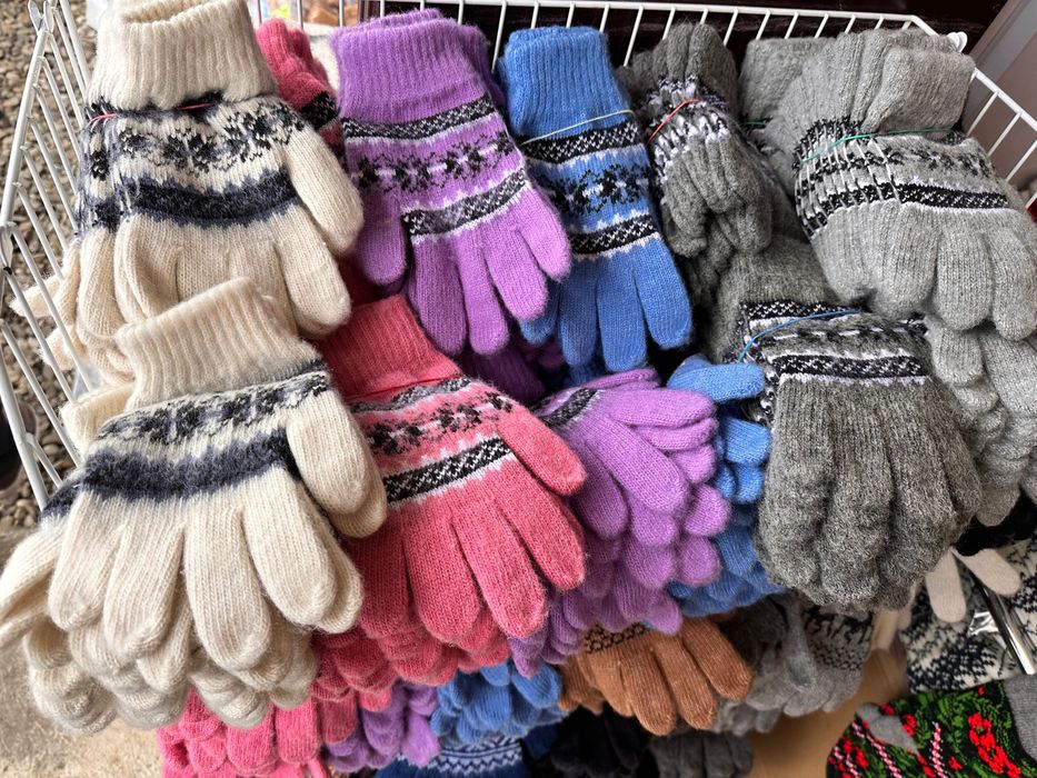 Шкарпетки,рукавиці,капці з натуральної вовни