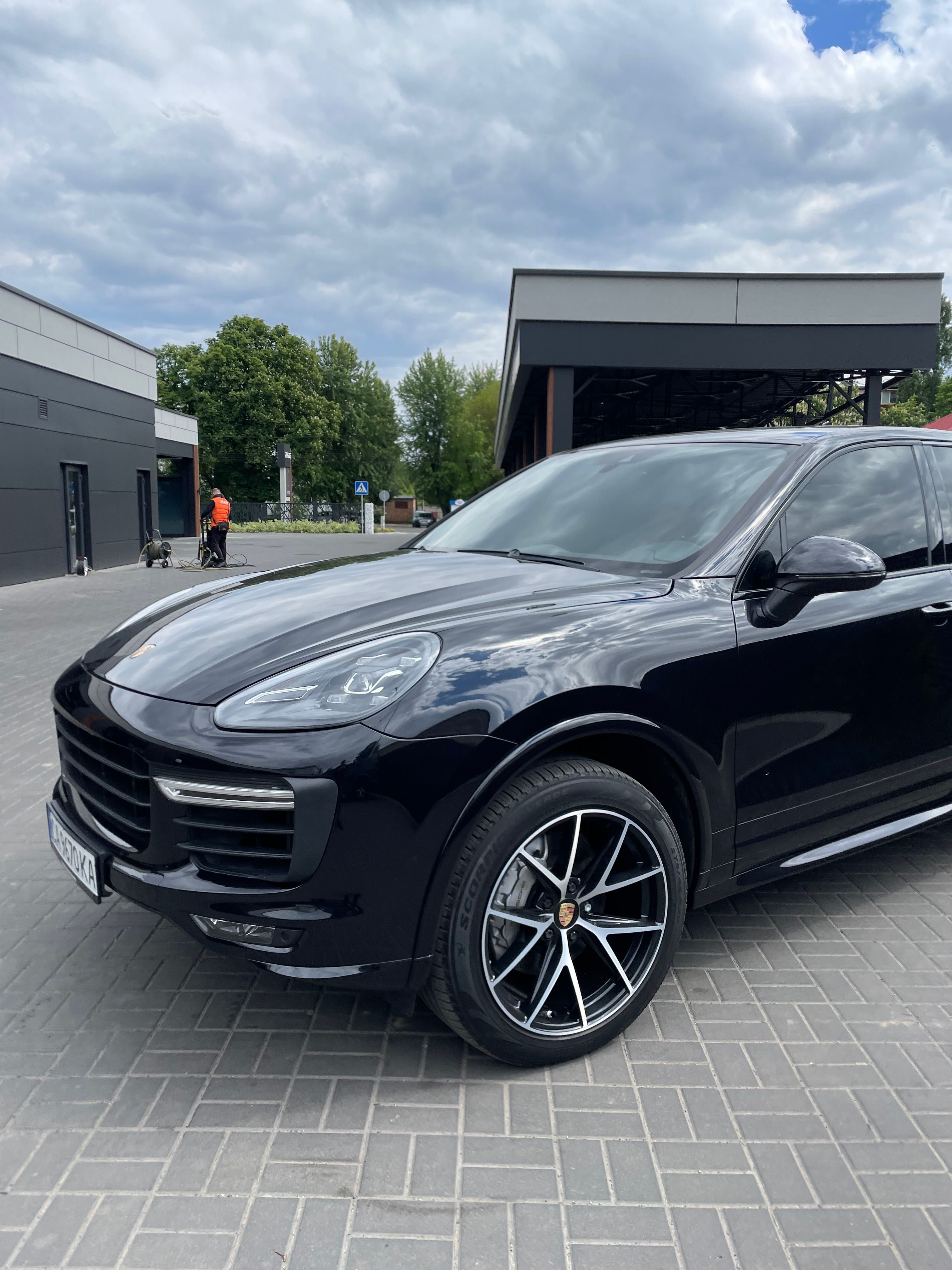 Продам Porsche Cayenne S бензин 420 л.с.