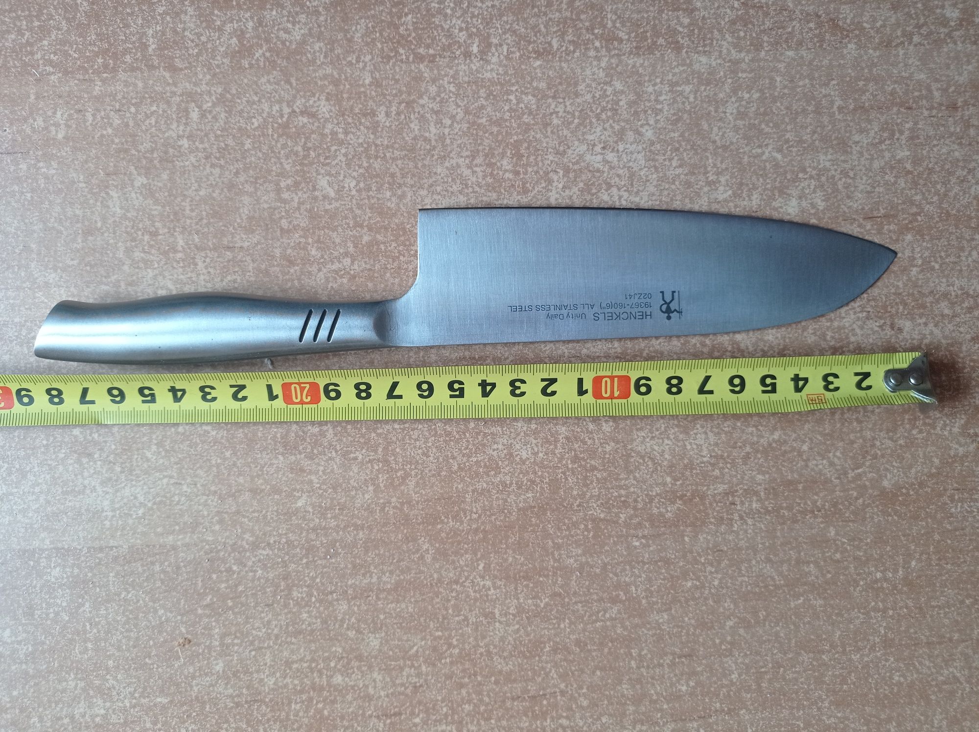 Nóż Santoku Henckels