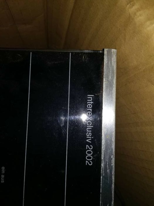 Built-in radio with built-in speakers64551529728771121