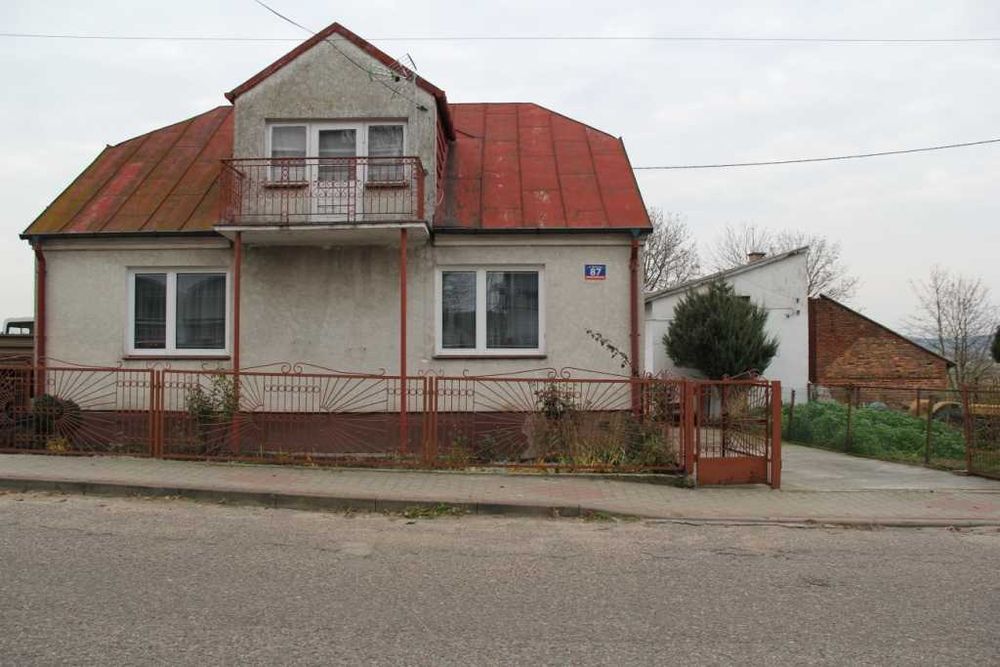 Sprzedam działkę siedliskową wraz z domem i budynkami gospodarczymi