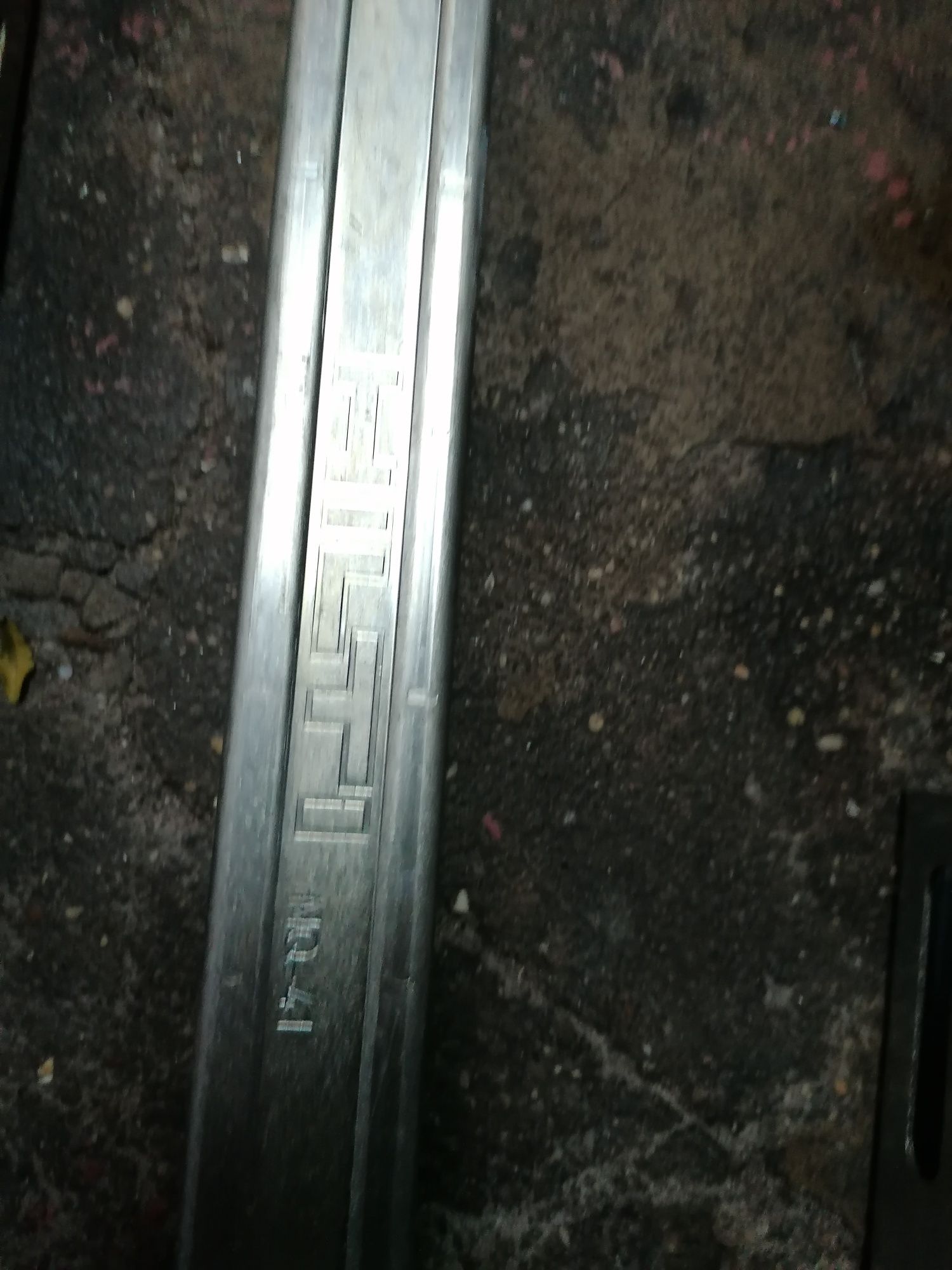 Suportes Hilti  de vários tamanhos