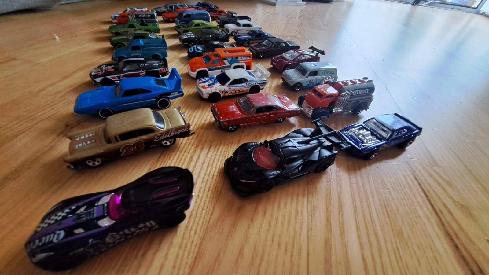 Resoraki, Auta roadster,  firmy siku, hotwheels.