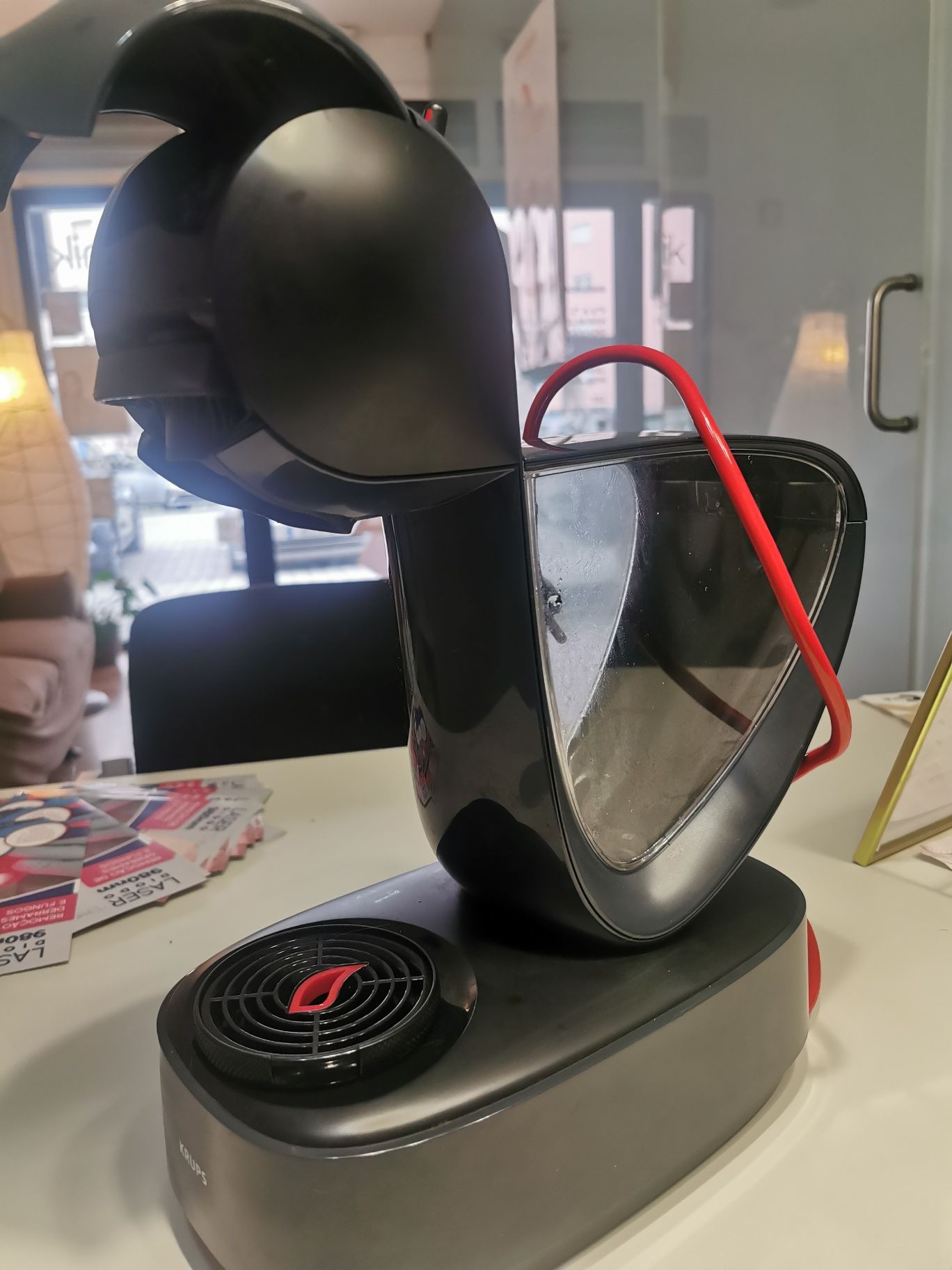 Maquina de café multifunções dolce gusto