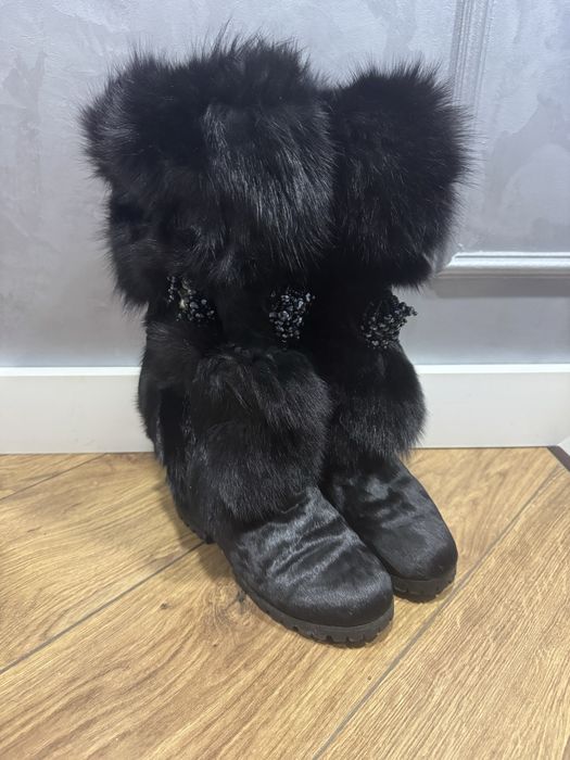 Чоботи хутряні жіночі