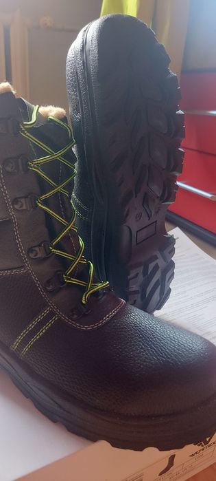 Obuwie robocze trzewiki zimowe Vortex V008 r.44 mam też inne buty :)
