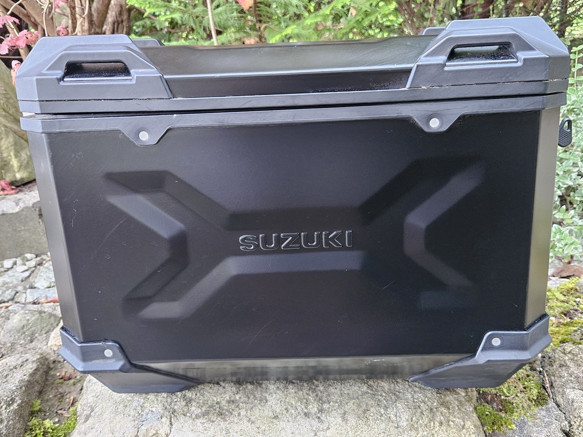 Oryginalny kufer boczny Suzuki DL 650 V-strom DL 1000 rok: 2017+