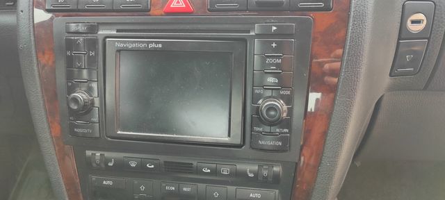 Audi A8 D2 radio nawigacja navigation plus