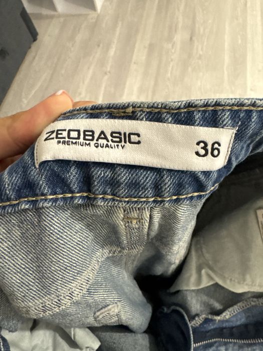 Джинси в трендовому кольорі