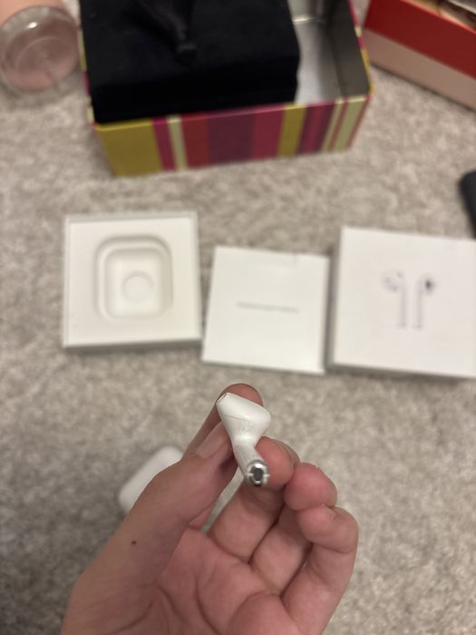 Sluchawki Airpods 2