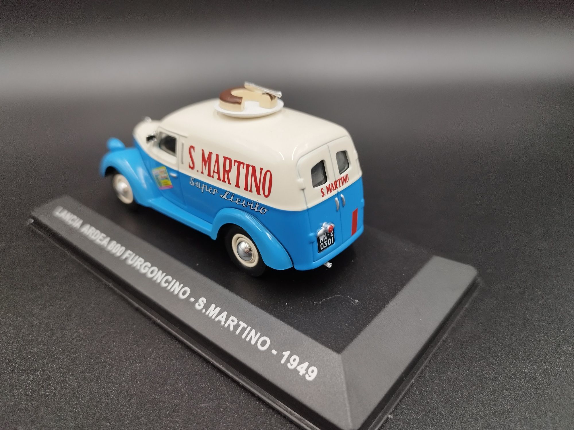 1:43 Altaya 1949 Lancia Ardea 800 Furgocinio Model