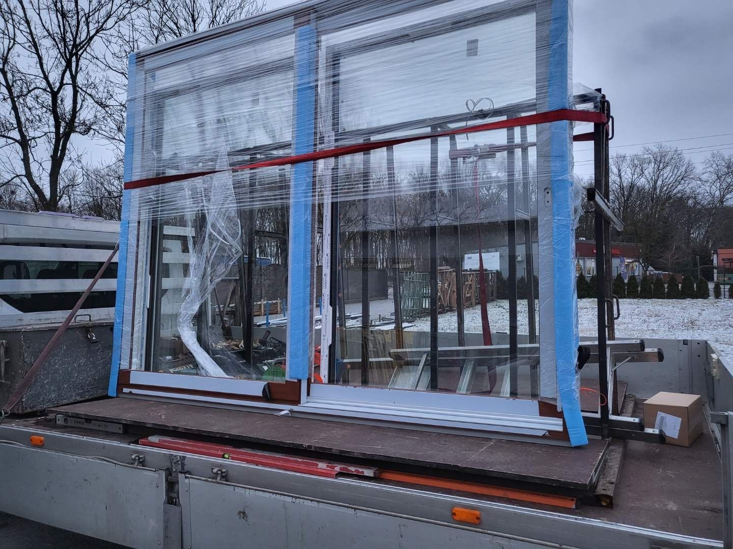 Nowe, duże okno tarasowe