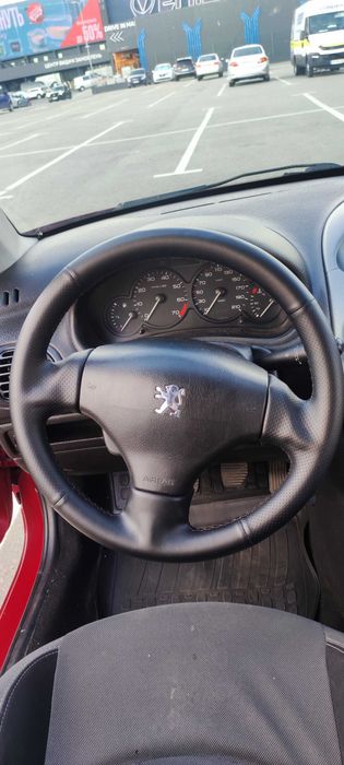 Peugeot 206 1.4 бензин з кондиціонером