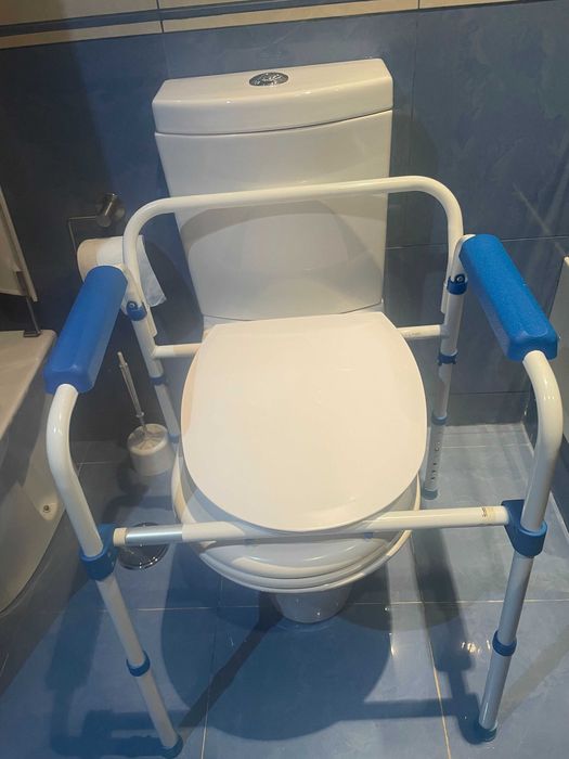 Cadeira sanitária em ótimo estado.
