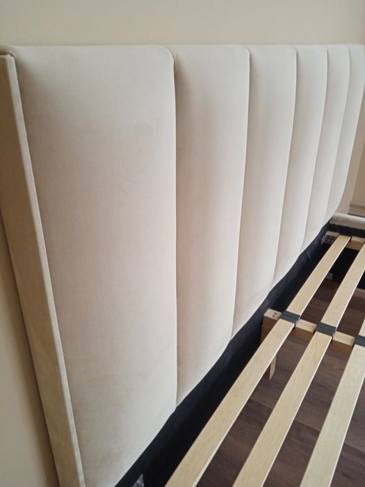 Двоспальне ліжко