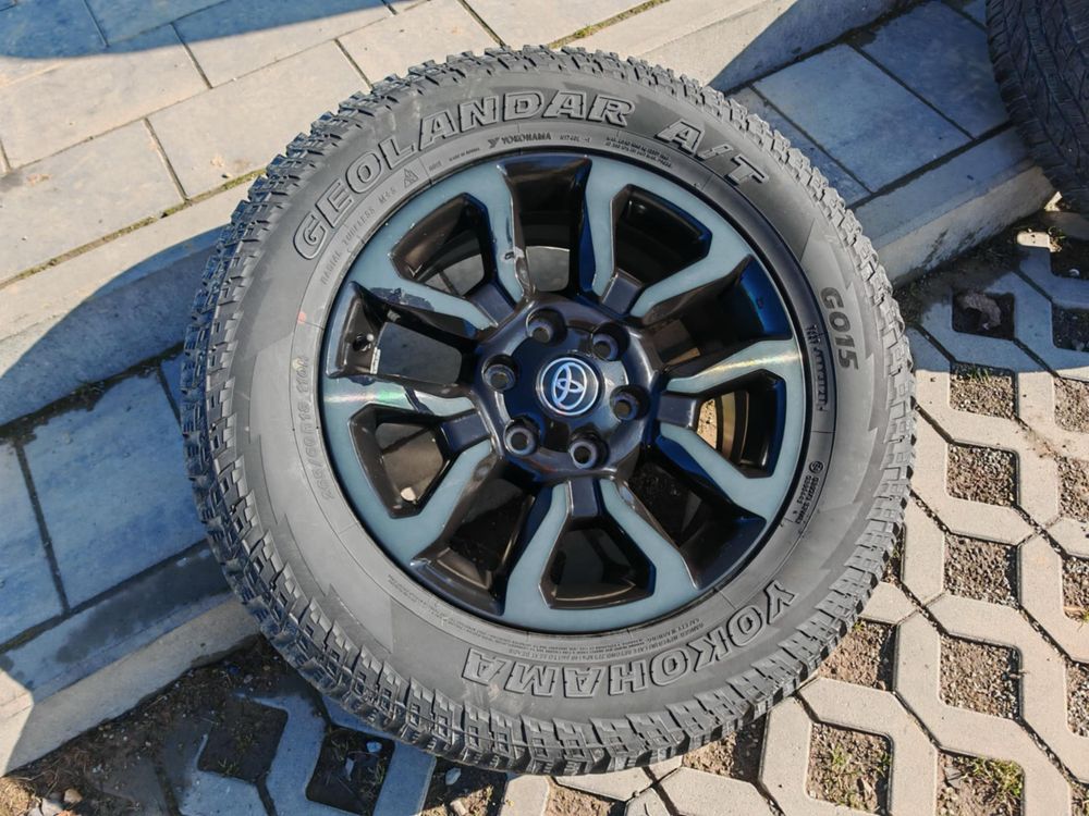 Oryginalne felgi toyoty Hilux Invincible  i Opony Yokohama Geolandar